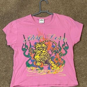 Urban Outfitters Sleeve Tee cropped with Graphic Design